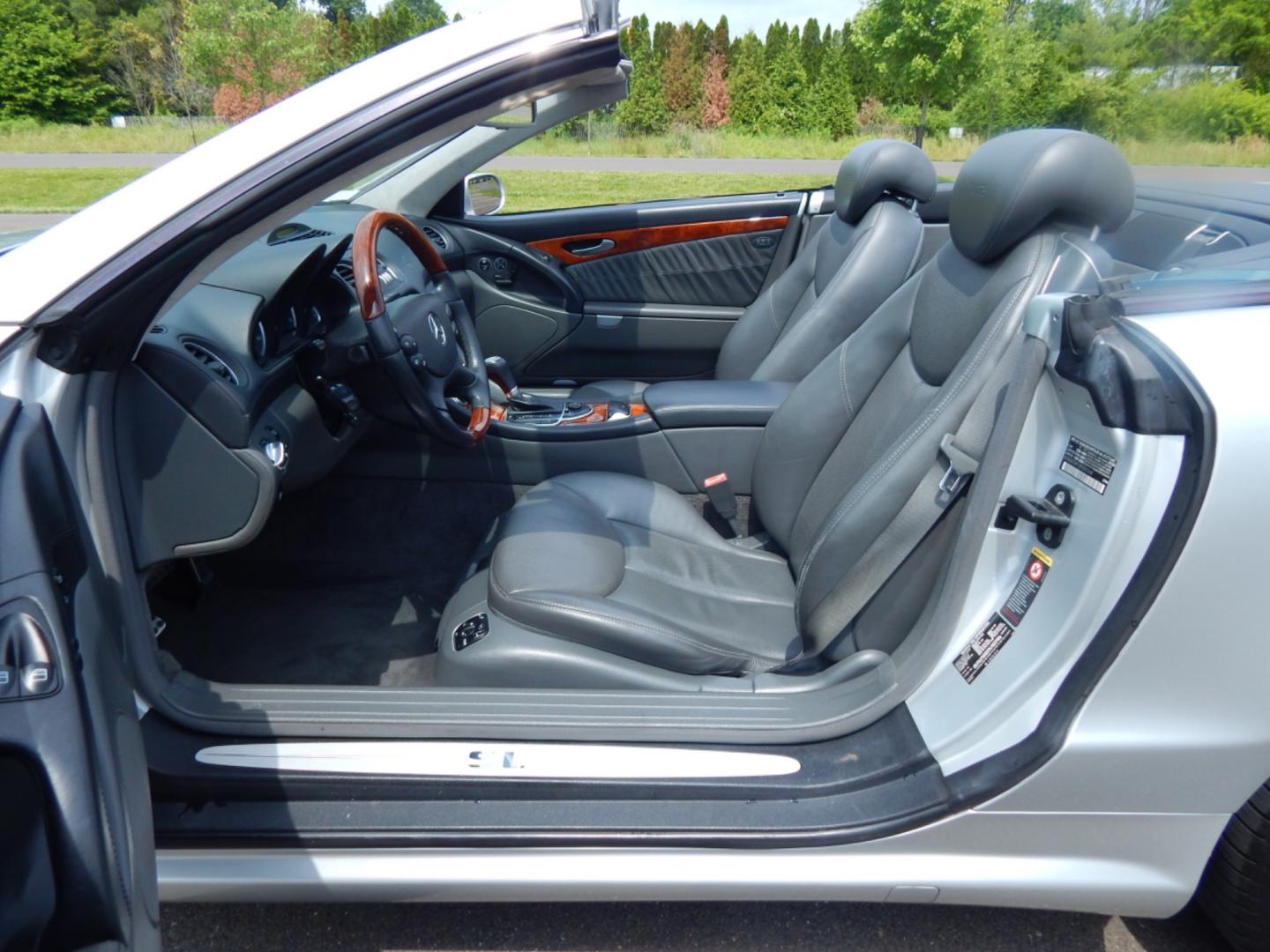 2005 brilliant silver metallic /Dark Gray leather Mercedes-Benz SL-Class sport (WDBSK76F15F) with an 5.5 Liter V12 Bi-turbo engine, 5 speed automatic transmission, located at 6528 Lower York Road, New Hope, PA, 18938, (215) 862-9555, 40.358707, -74.977882 - Here for sale is a Very clean 2005 Mercedes-Benz SL600 with sport package. Under the hood is a 5.5 liter Bi-turbo V12 making 493 horsepower and 590 foot pounds of torque. Its puts all that power to the rear wheels via a smooth shifting 5 speed automatic transmission. Features include; Dark Gray l - Photo#34